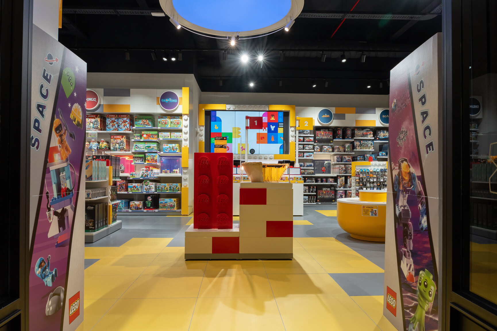 Lego inaugurou nova loja no Chiado