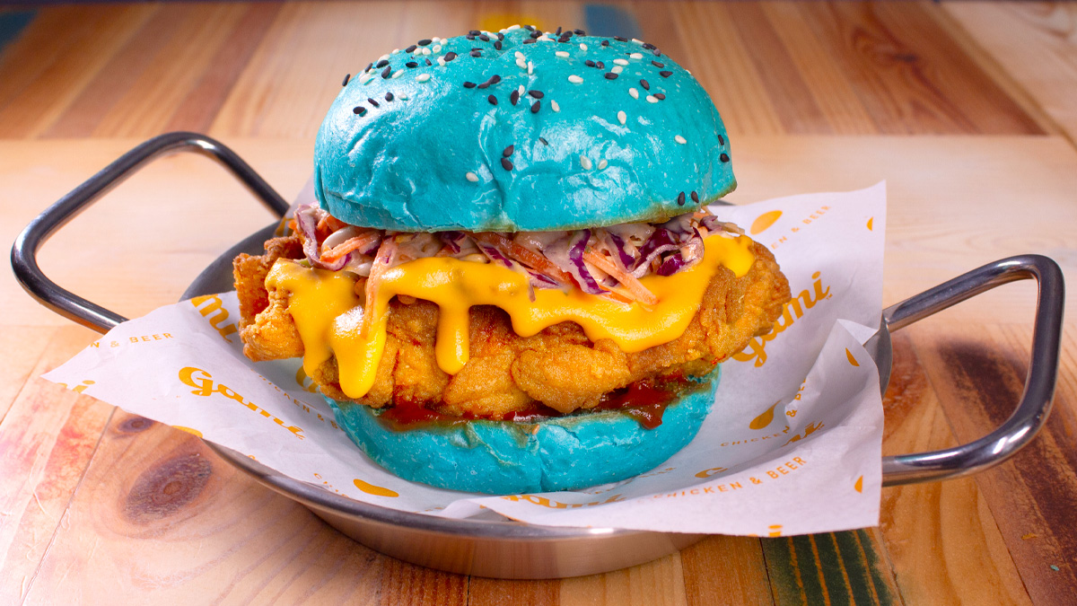 Hamburger de Stellar Blade do restaurante Gami Chicken.